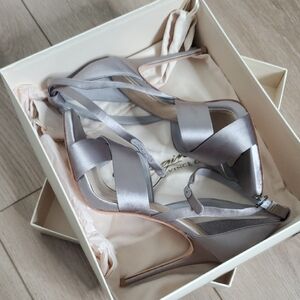 Vince Camuto Dairren Women's Satin Gray Strappy Heels Size 39